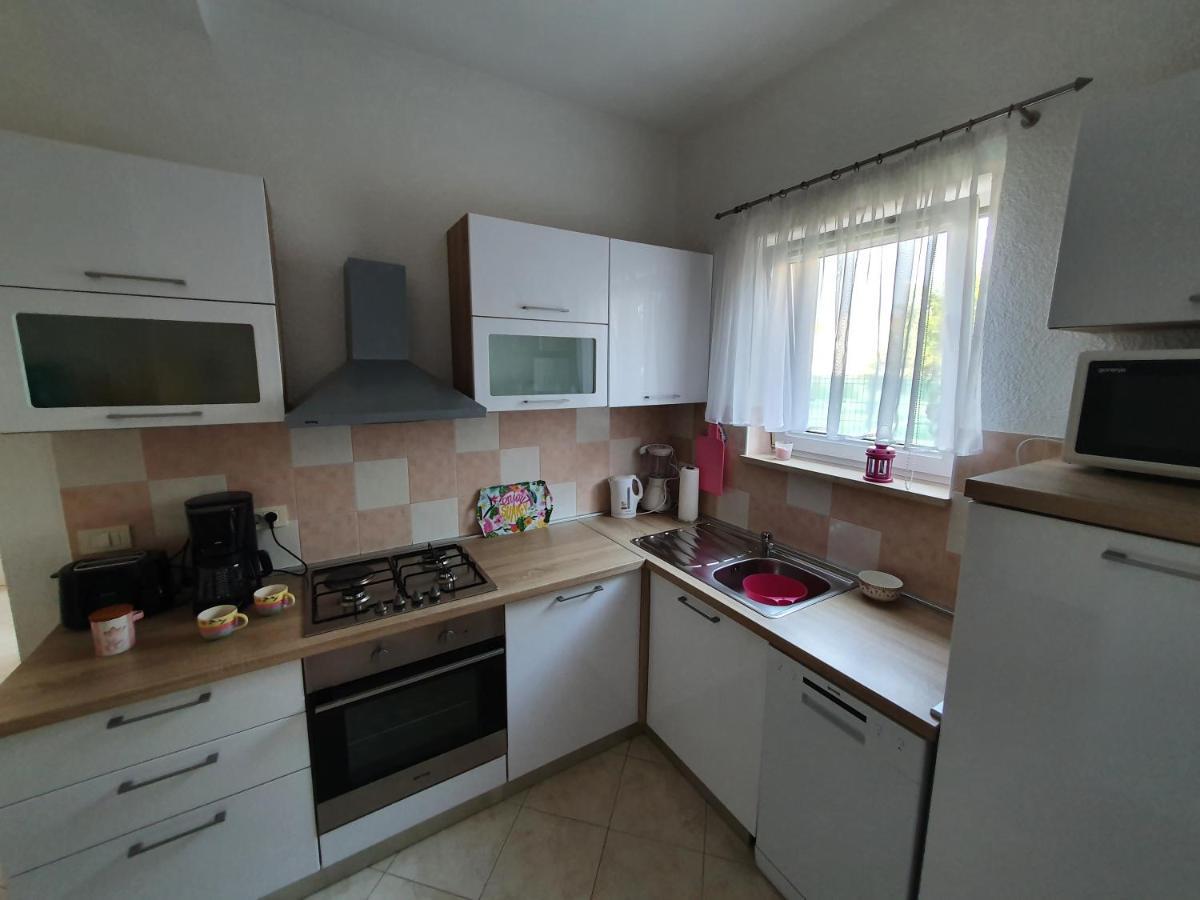 Toni777 Apartment โรวีน ภายนอก รูปภาพ