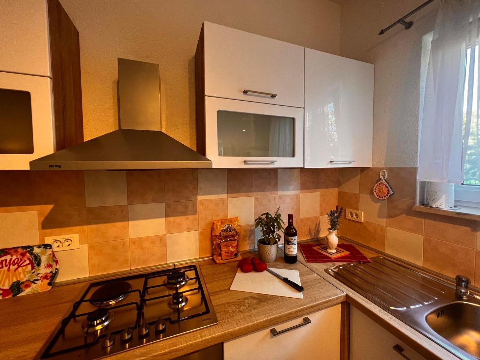 Toni777 Apartment โรวีน ภายนอก รูปภาพ